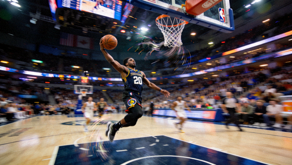 NBA赛场三分远投精彩定格镜头